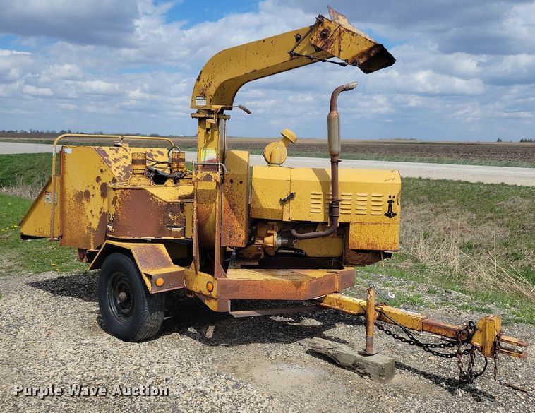 image for item LD9004 1989 Vermeer 1250 wood chipper