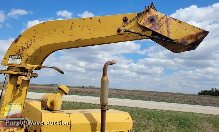 image for item LD9004 1989 Vermeer 1250 wood chipper