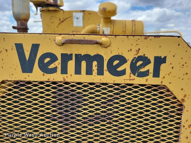 image for item LD9004 1989 Vermeer 1250 wood chipper