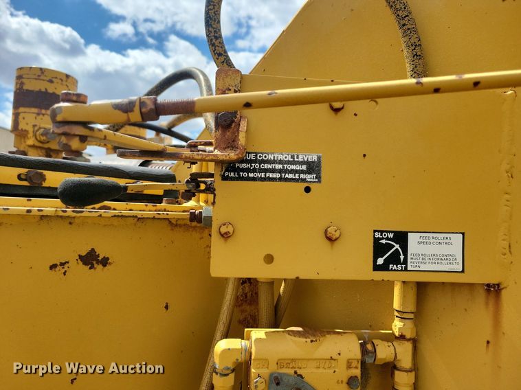 image for item LD9004 1989 Vermeer 1250 wood chipper