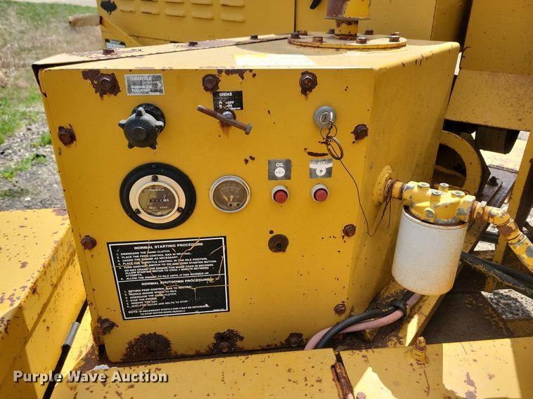 image for item LD9004 1989 Vermeer 1250 wood chipper