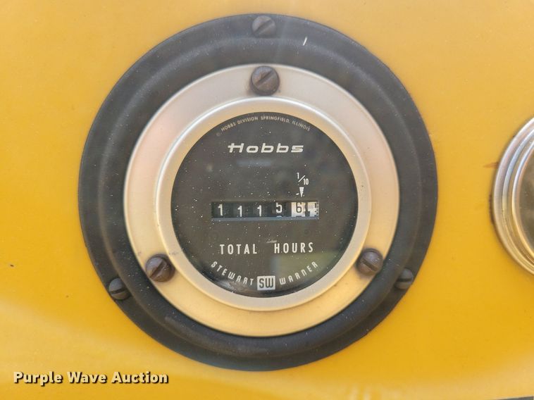 image for item LD9004 1989 Vermeer 1250 wood chipper