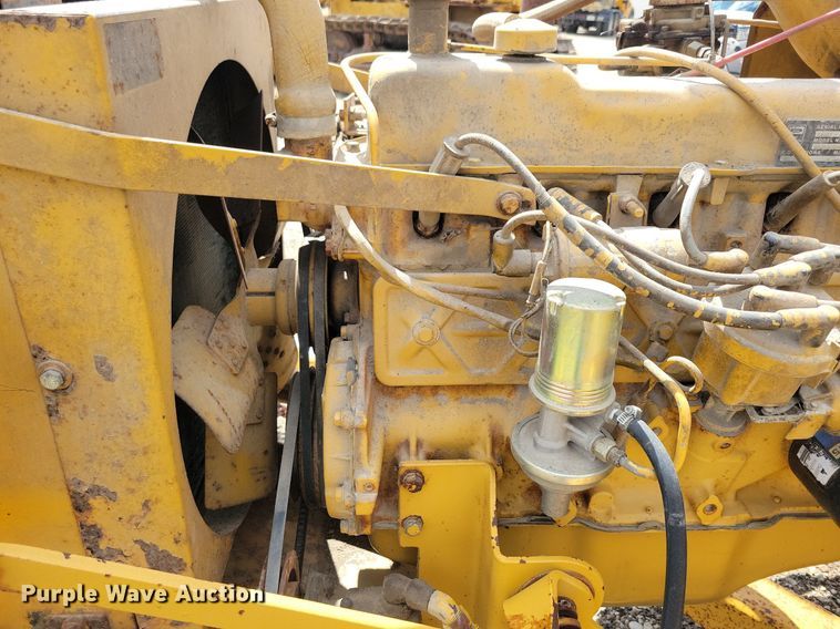 image for item LD9004 1989 Vermeer 1250 wood chipper