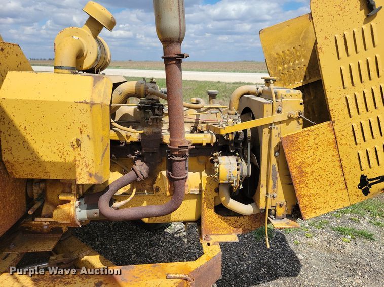 image for item LD9004 1989 Vermeer 1250 wood chipper