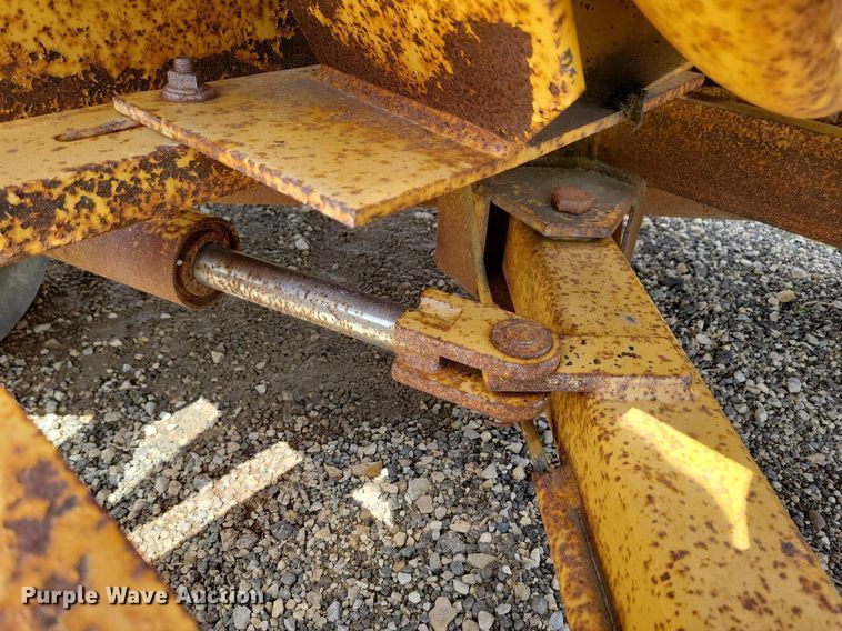 image for item LD9004 1989 Vermeer 1250 wood chipper