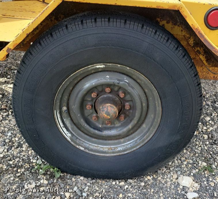 image for item LD9004 1989 Vermeer 1250 wood chipper