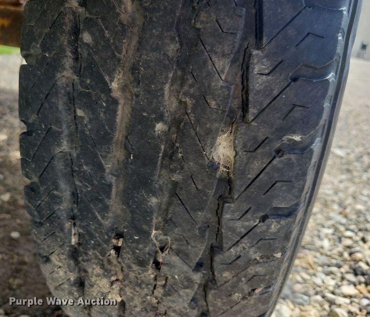 image for item LD9004 1989 Vermeer 1250 wood chipper