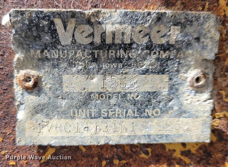 image for item LD9004 1989 Vermeer 1250 wood chipper