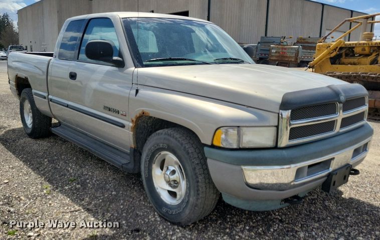 image for item LD9005 1999 Dodge Ram 1500 Quad Cab pickup truck
