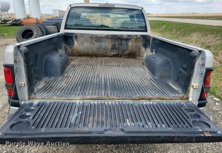 image for item LD9005 1999 Dodge Ram 1500 Quad Cab pickup truck