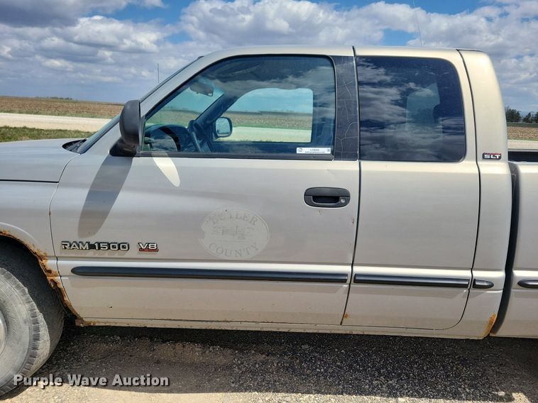 image for item LD9005 1999 Dodge Ram 1500 Quad Cab pickup truck