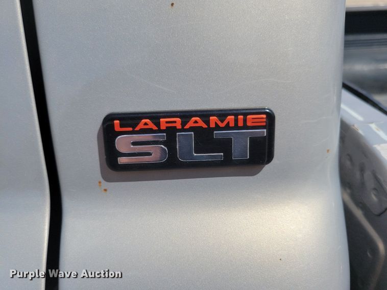 image for item LD9005 1999 Dodge Ram 1500 Quad Cab pickup truck