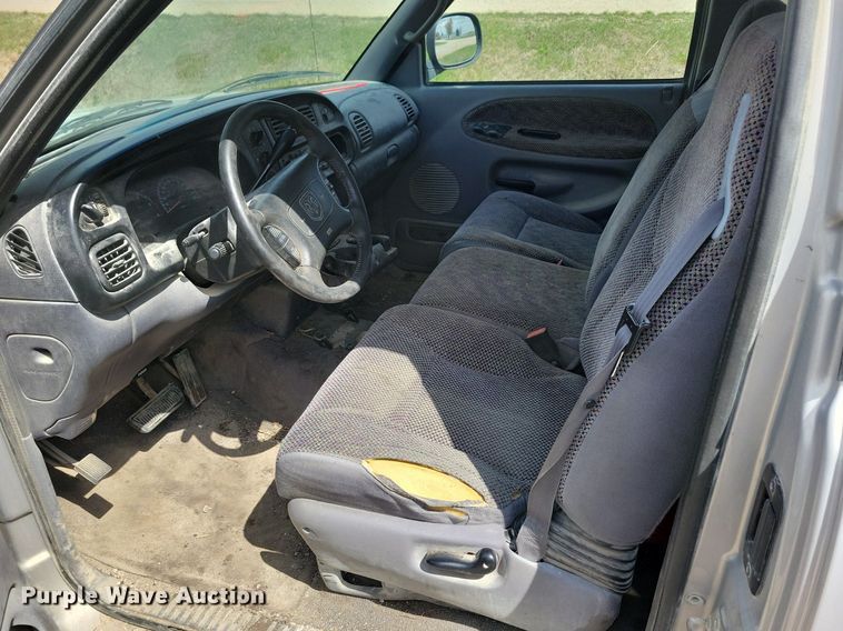 image for item LD9005 1999 Dodge Ram 1500 Quad Cab pickup truck