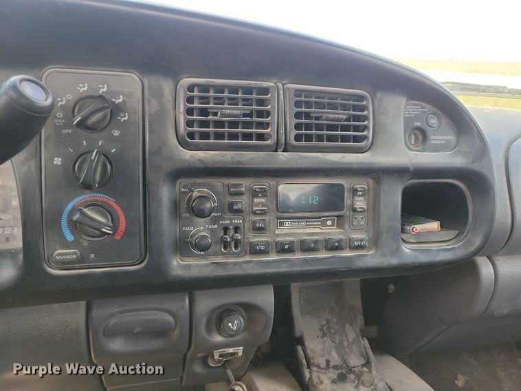 image for item LD9005 1999 Dodge Ram 1500 Quad Cab pickup truck