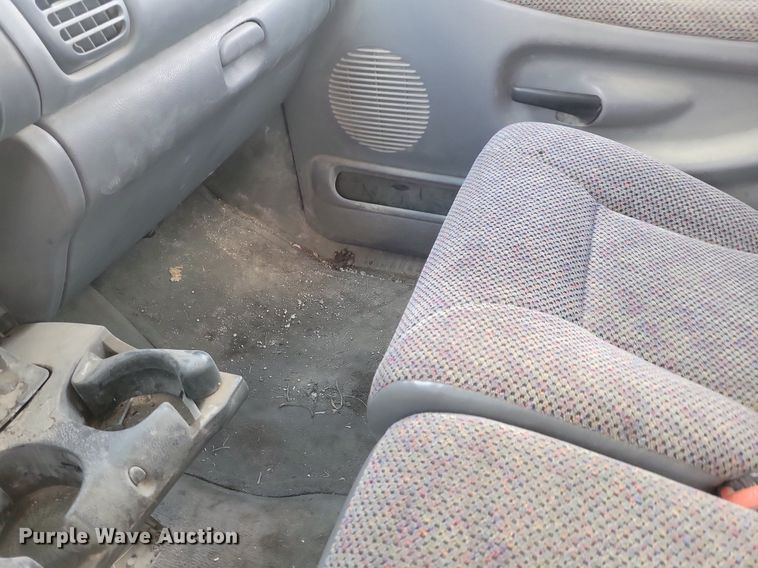 image for item LD9005 1999 Dodge Ram 1500 Quad Cab pickup truck