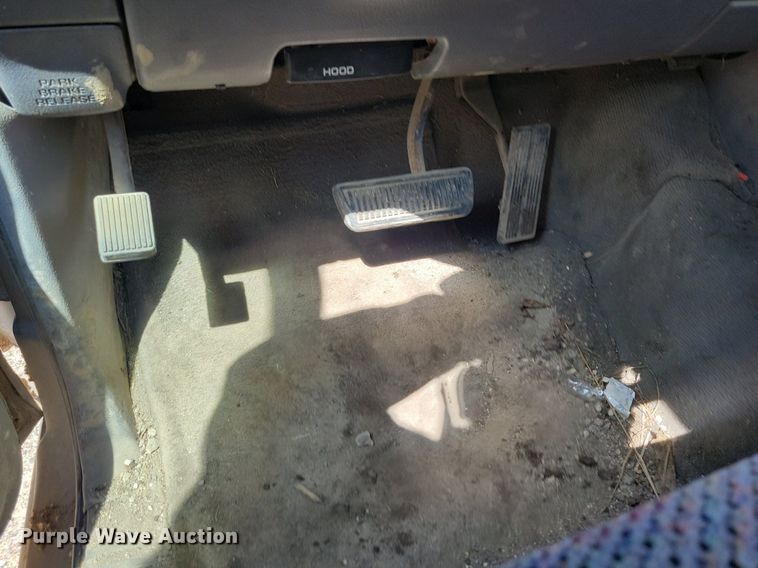 image for item LD9005 1999 Dodge Ram 1500 Quad Cab pickup truck