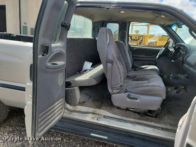 image for item LD9005 1999 Dodge Ram 1500 Quad Cab pickup truck