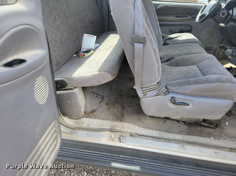 image for item LD9005 1999 Dodge Ram 1500 Quad Cab pickup truck