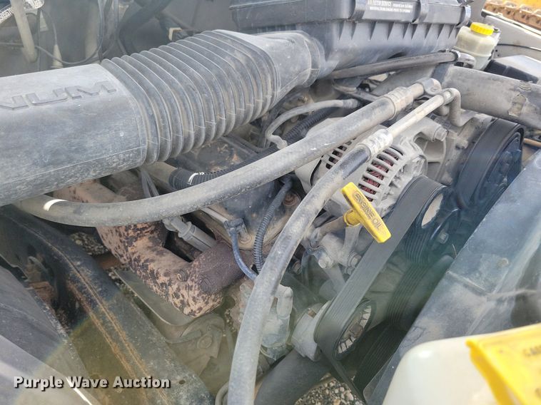 image for item LD9005 1999 Dodge Ram 1500 Quad Cab pickup truck