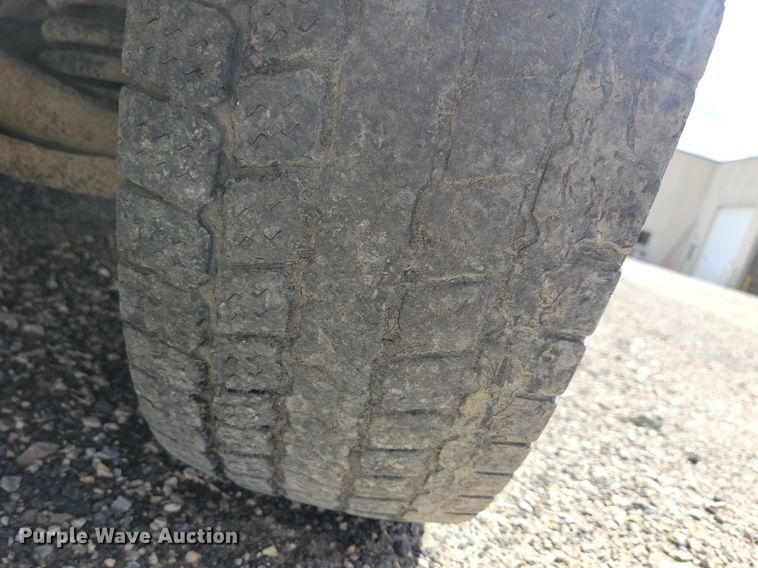 image for item LD9005 1999 Dodge Ram 1500 Quad Cab pickup truck