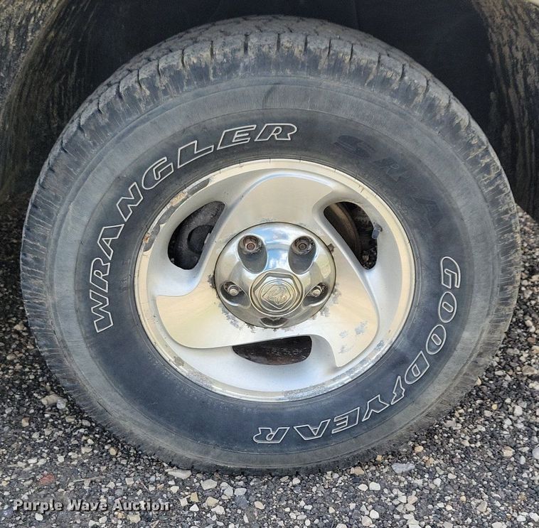 image for item LD9005 1999 Dodge Ram 1500 Quad Cab pickup truck