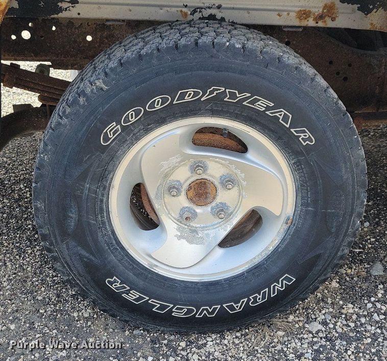 image for item LD9005 1999 Dodge Ram 1500 Quad Cab pickup truck