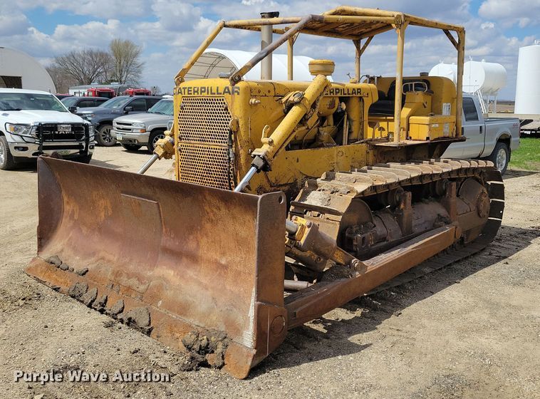 image for item LD9006 Caterpillar  D6 dozer
