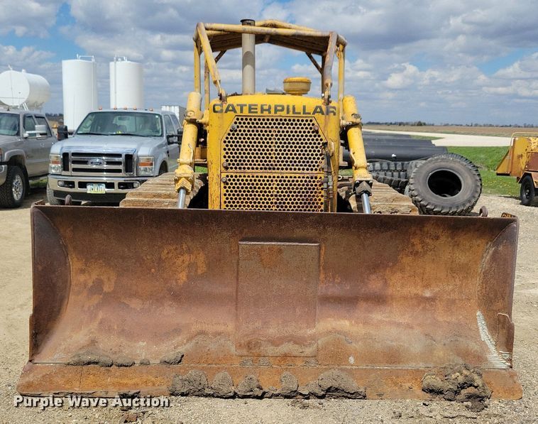 image for item LD9006 Caterpillar  D6 dozer