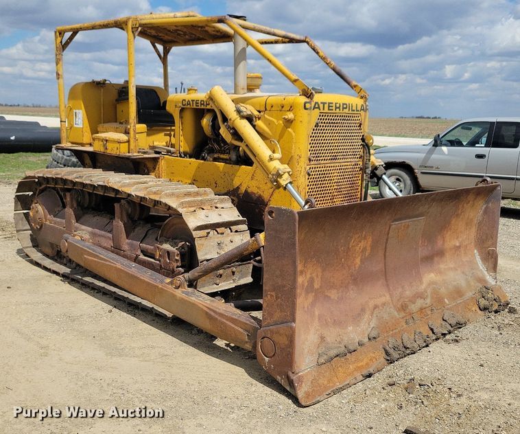 image for item LD9006 Caterpillar  D6 dozer