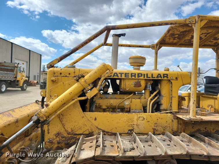 image for item LD9006 Caterpillar  D6 dozer