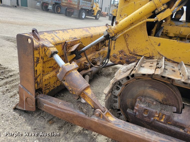 image for item LD9006 Caterpillar  D6 dozer