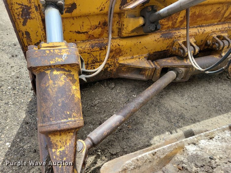 image for item LD9006 Caterpillar  D6 dozer