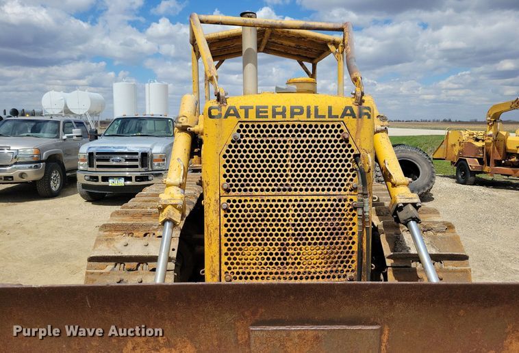image for item LD9006 Caterpillar  D6 dozer