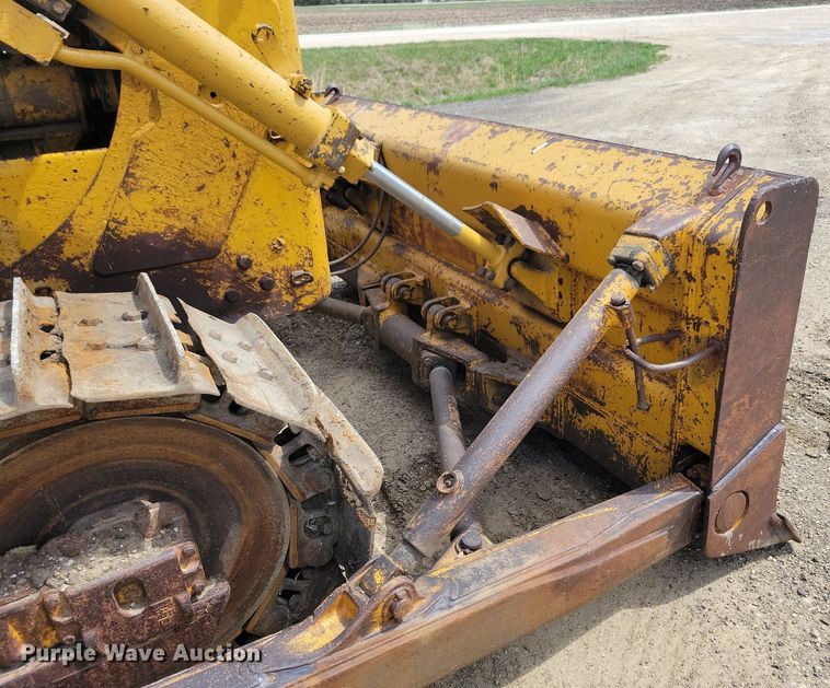 image for item LD9006 Caterpillar  D6 dozer