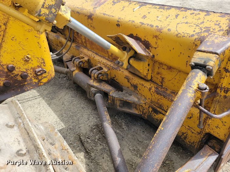 image for item LD9006 Caterpillar  D6 dozer