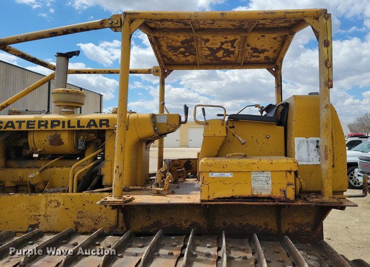image for item LD9006 Caterpillar  D6 dozer