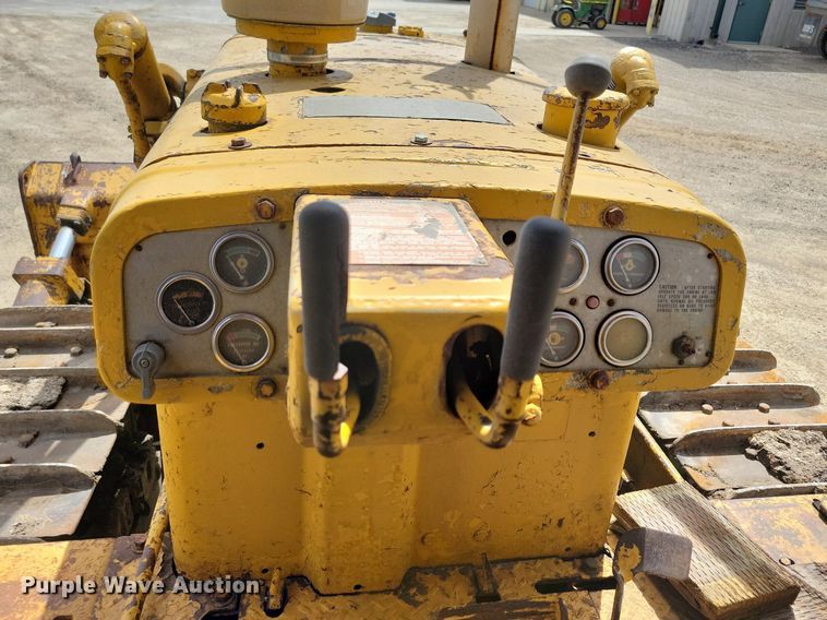 image for item LD9006 Caterpillar  D6 dozer