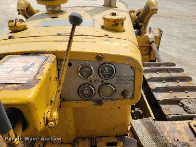 image for item LD9006 Caterpillar  D6 dozer