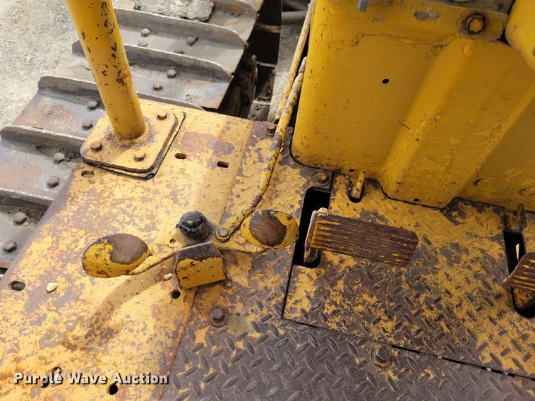 image for item LD9006 Caterpillar  D6 dozer