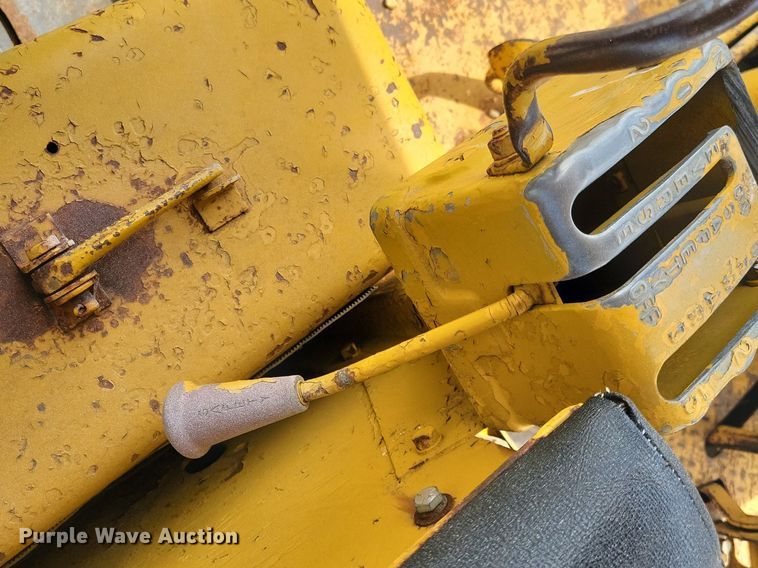 image for item LD9006 Caterpillar  D6 dozer