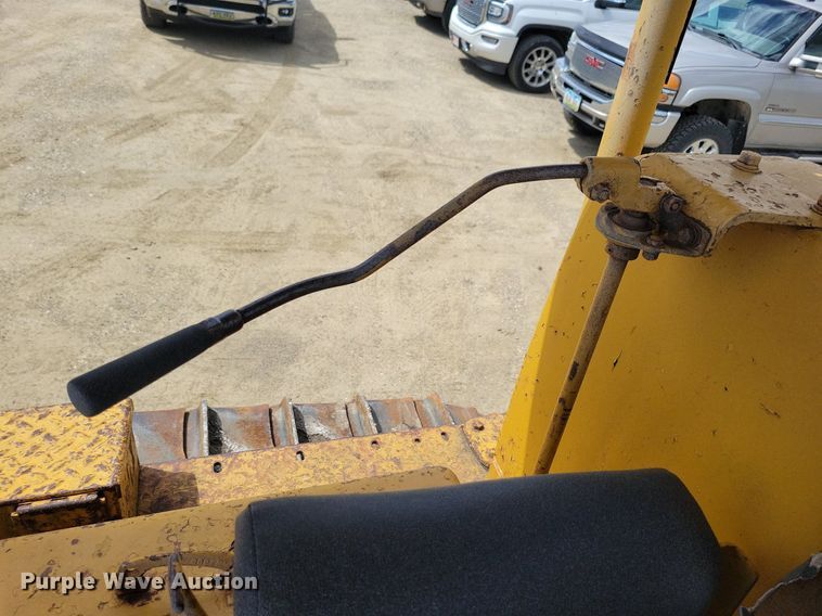 image for item LD9006 Caterpillar  D6 dozer