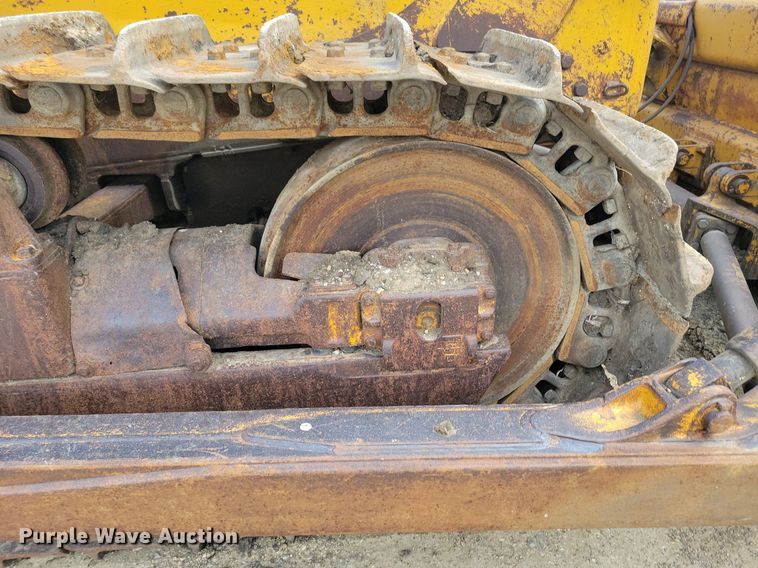 image for item LD9006 Caterpillar  D6 dozer