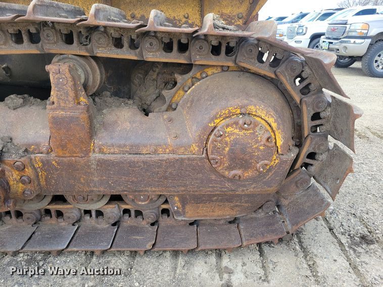 image for item LD9006 Caterpillar  D6 dozer