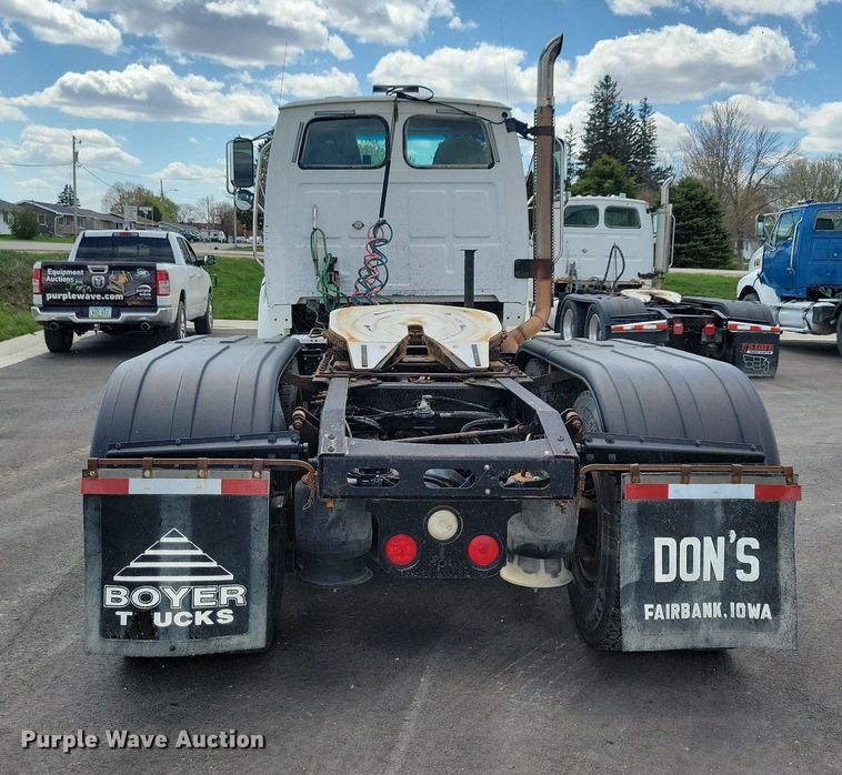 image for item LD9007 2009 Sterling A9500 semi truck