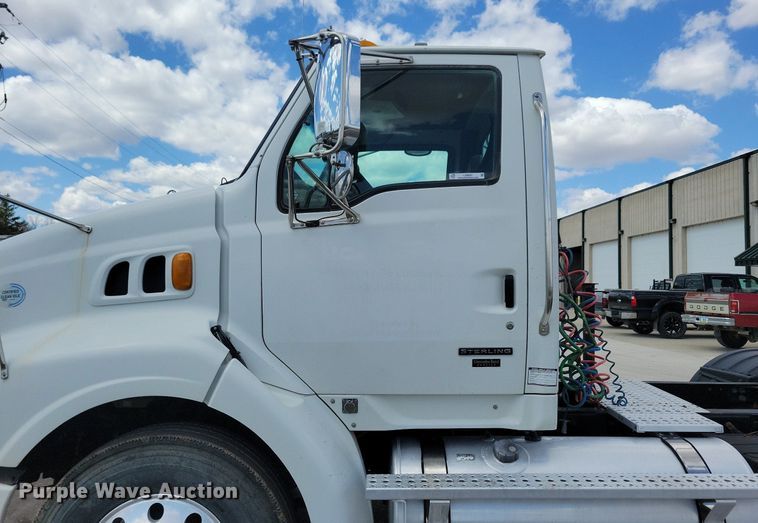 image for item LD9007 2009 Sterling A9500 semi truck