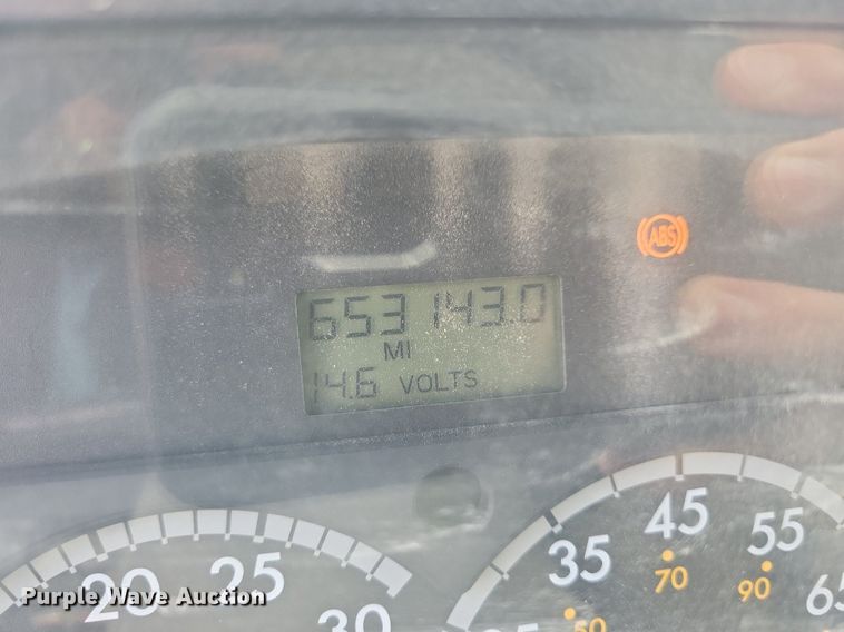 image for item LD9007 2009 Sterling A9500 semi truck