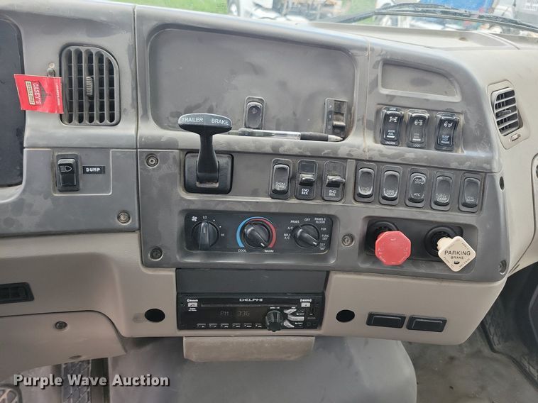 image for item LD9007 2009 Sterling A9500 semi truck