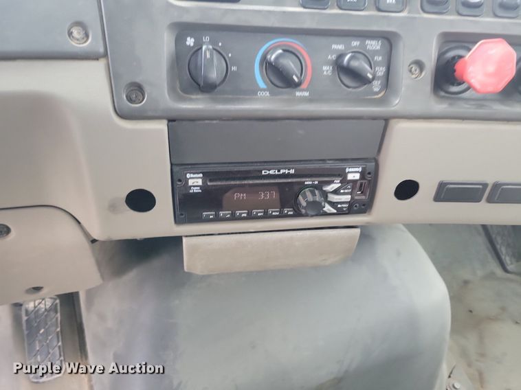 image for item LD9007 2009 Sterling A9500 semi truck