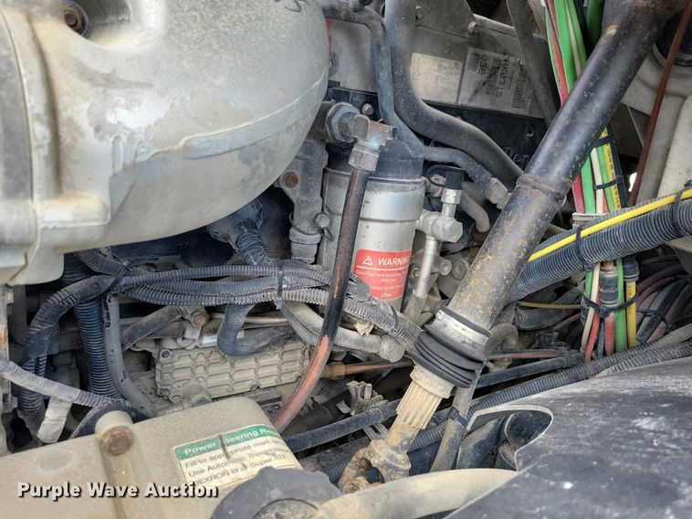 image for item LD9007 2009 Sterling A9500 semi truck