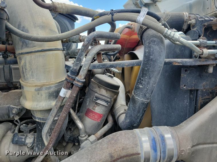 image for item LD9007 2009 Sterling A9500 semi truck